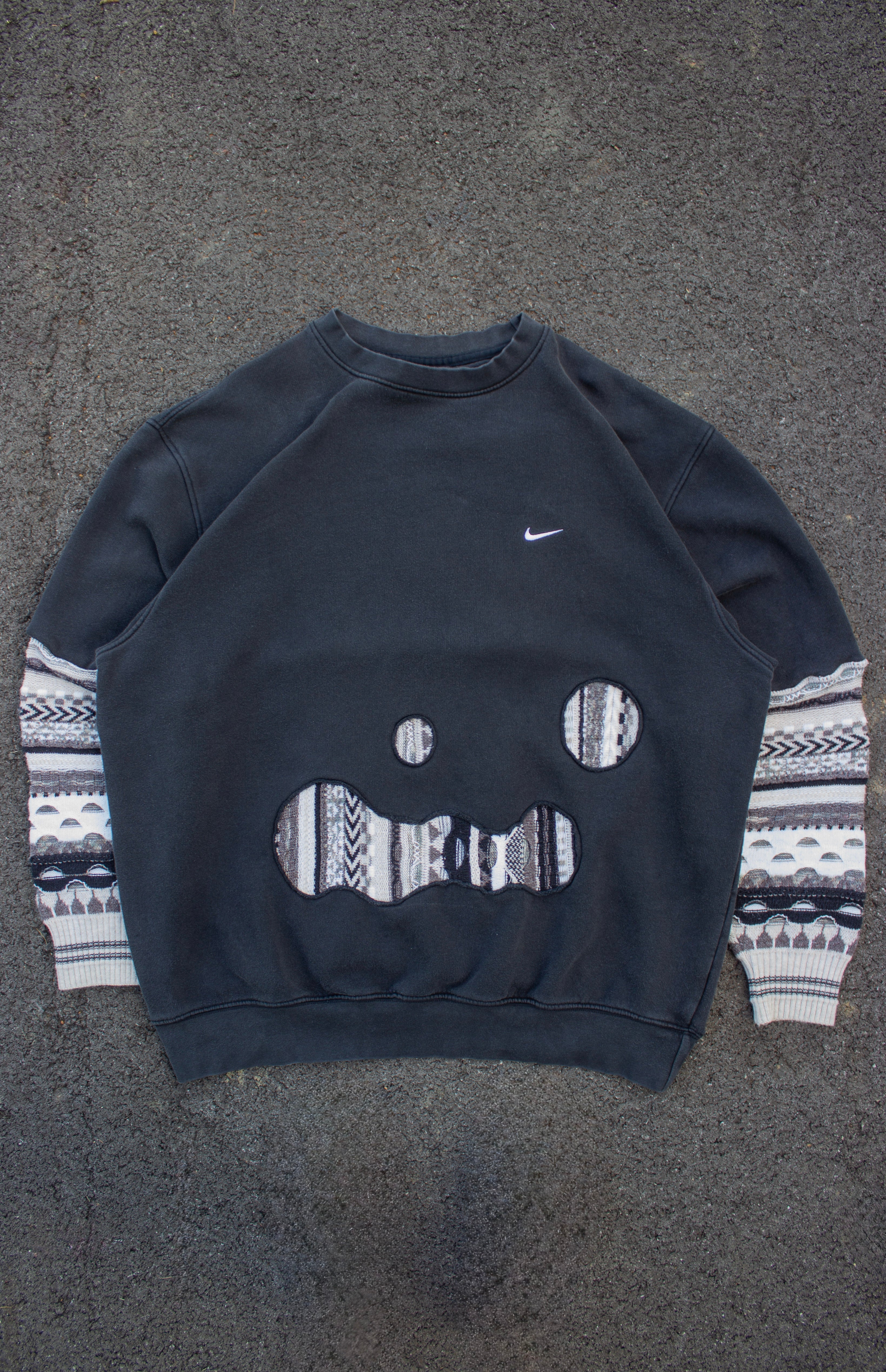 REWORKED NIKE CREWNECK (XL)